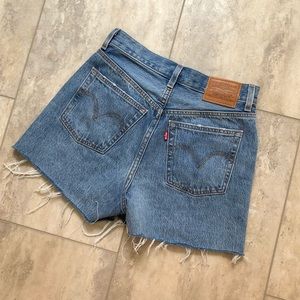 Levi’s Ribcage Denim Shorts | 25 | EUC